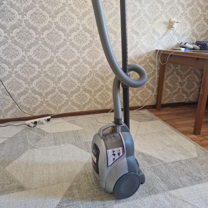 Продам пылесос LG