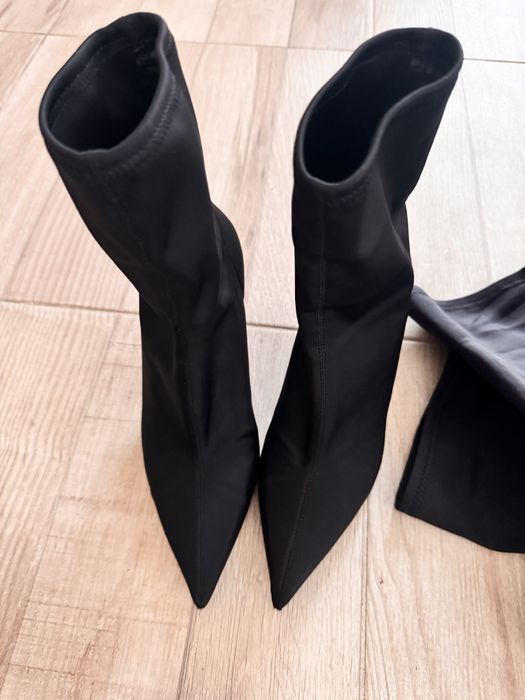 Обувки на висок ток