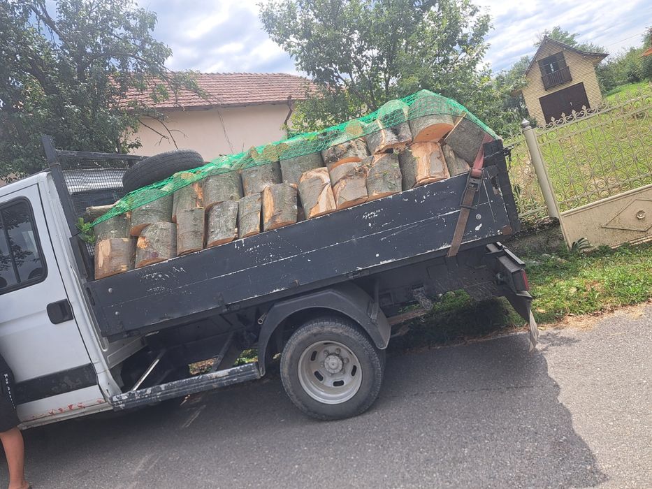 Vând lemn foc esențe tari transport gratuit