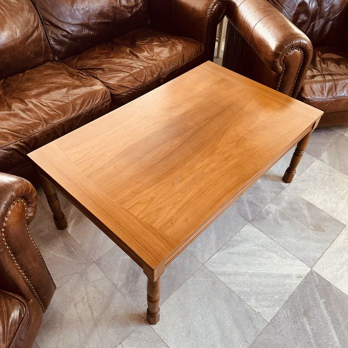 Холна маса от Швеция – масив, класически стил, отлично състояние