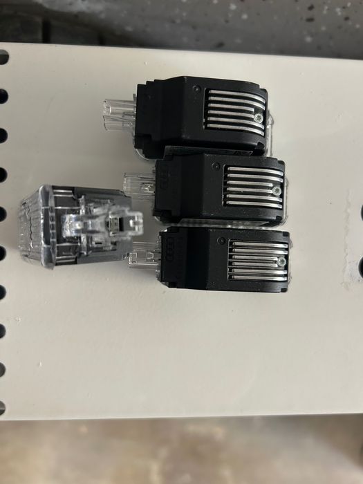 ОригиналноОсветление за врати за Ауди  А4;Чисто нови