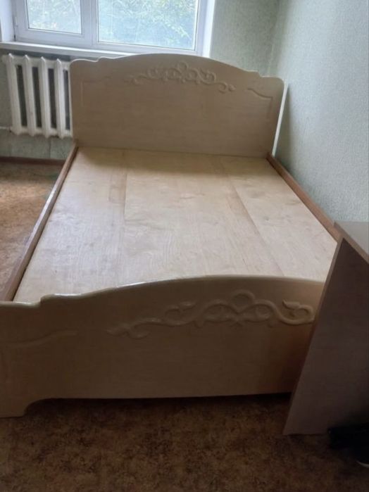 Продам спальный гарнитур