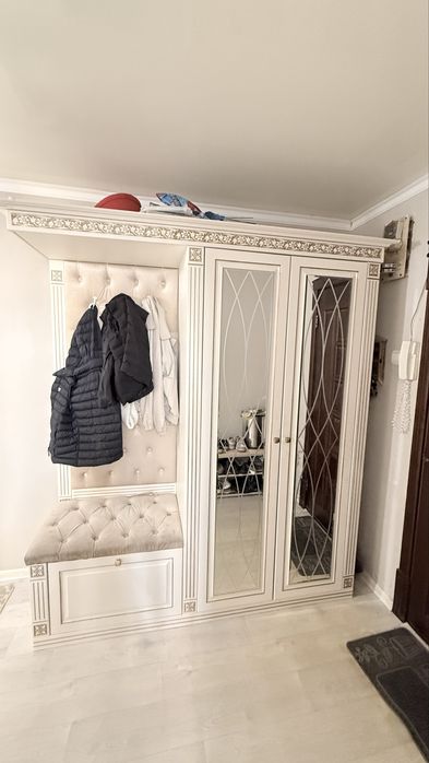 Продам шкаф для прихожей