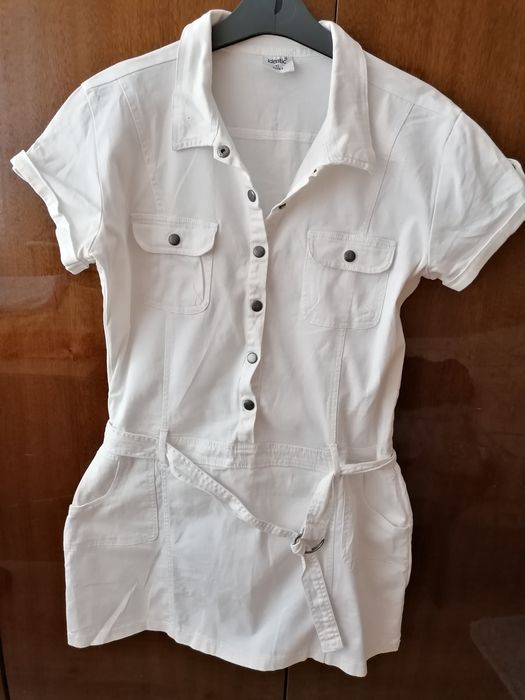 Бяла рокля с колан