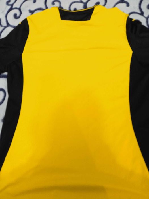 Колекеционерска тениска на Ботев Пловдив с автограф от Тошко Неделв