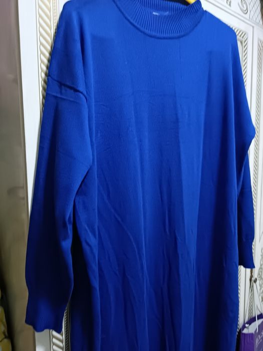 Jeniski koʼylak uzun judayam chiroyli turadi kiyganda