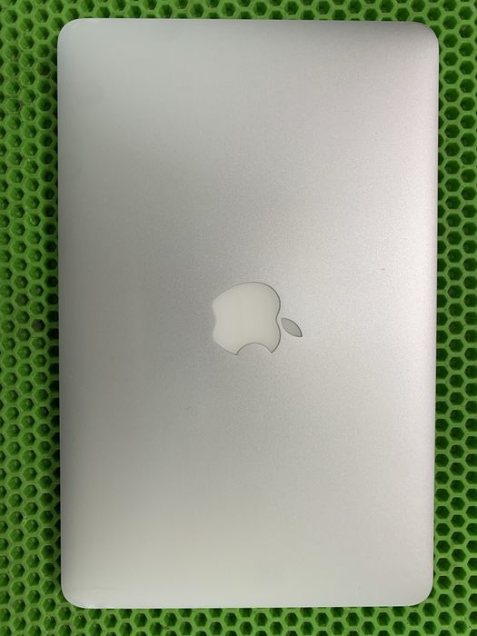 Macbook Air 11 2015. Core i5. Рассрочка есть.