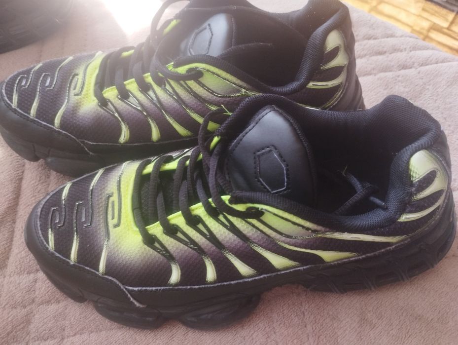 2 чифта Маратонки 42 номер