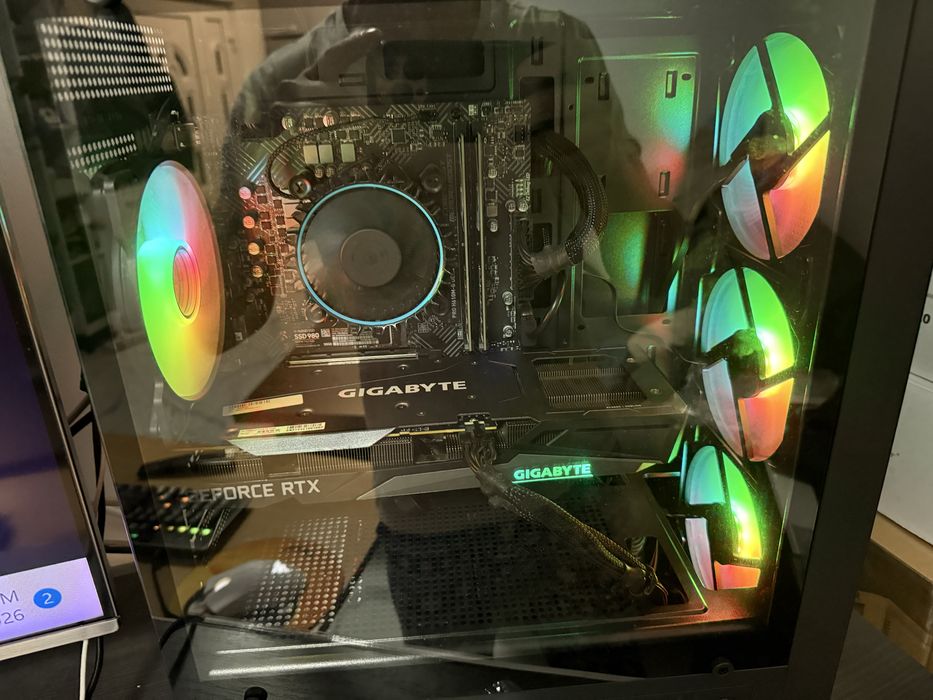 Vand schimb PC Gaming i5 13400 16Gb RTX 4060Ti SSD 500Gb 2 ani Garanti