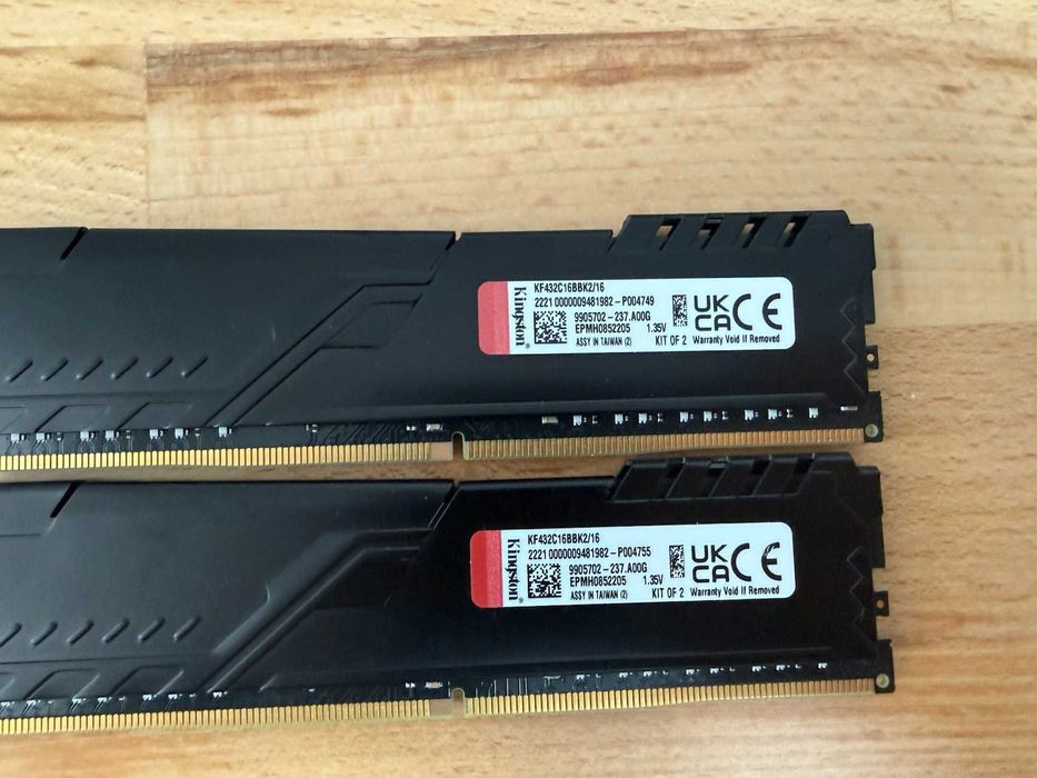 Kit procesor AMD Ryzen™ 7 3700X Socket AM4 +Kit memorii Kingston FURY KF432C16BBK2/16 16GB (8GB 1G x 64-Bit x 2 pcs.) DDR4-3200 CL16 288-Pin DIMM Kit