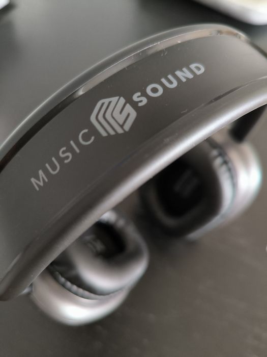 Wireless headphones