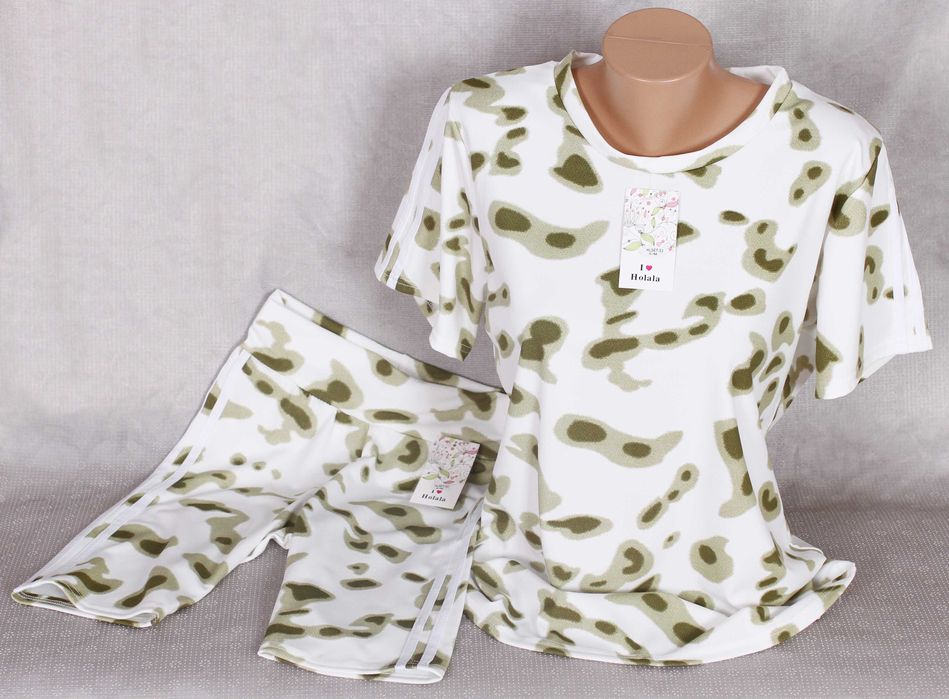 Продавам нов спортен комплект екип I love Holala