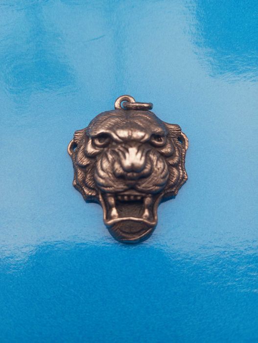 Изключително сребърно лъвче