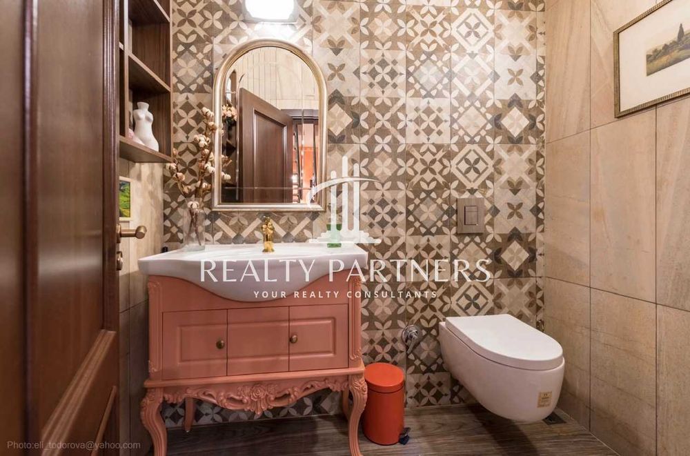 Къща с 5 спални и граж – с. Приселци, обл. Варна