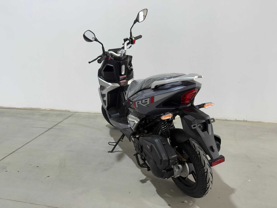 Scuter Breckner Germany model R9 nou Agramix