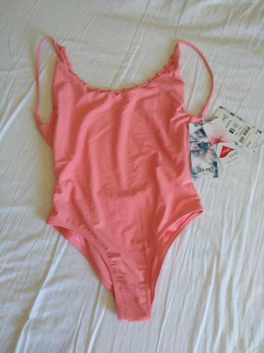 Продавам детски  бански