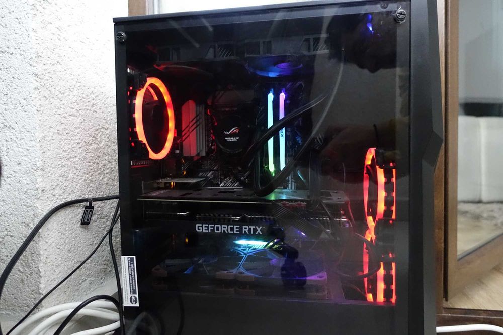 Vand PC (Gaming sau workstation)