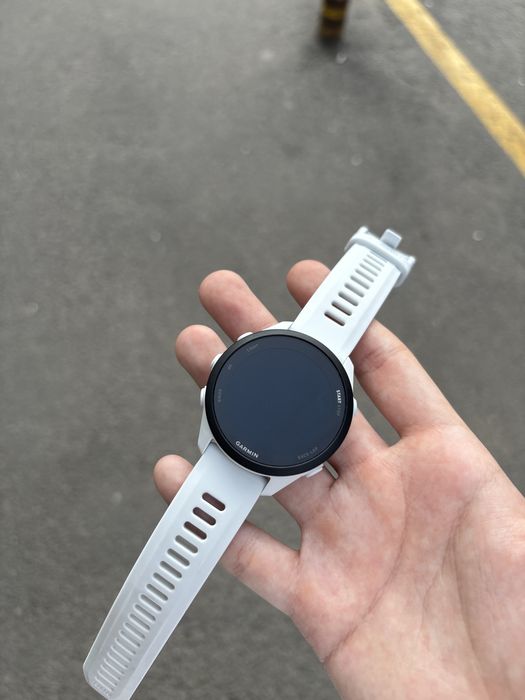 Garmin forrunner часы