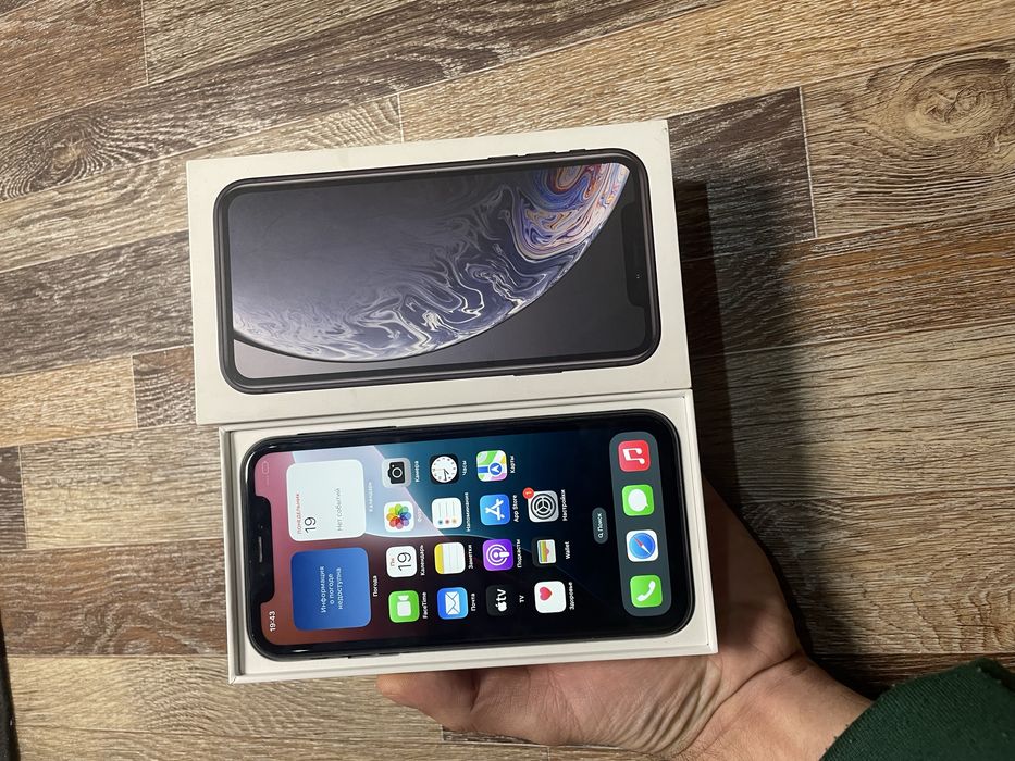 Продам телефон Айфон XR 128Gb