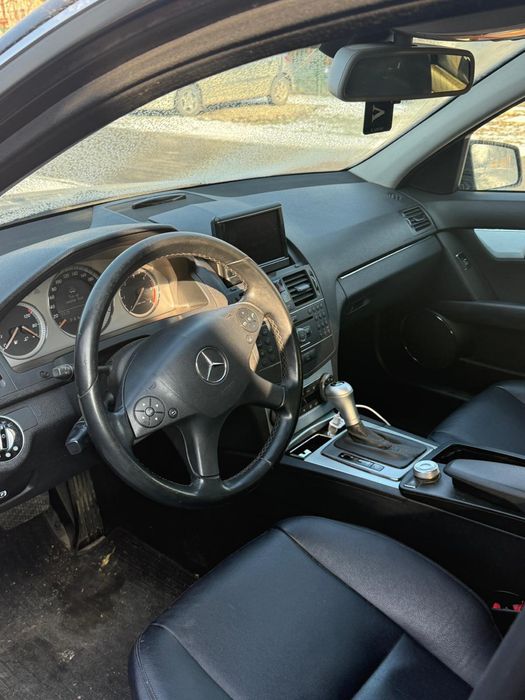 Vând Mercedes Benz W204