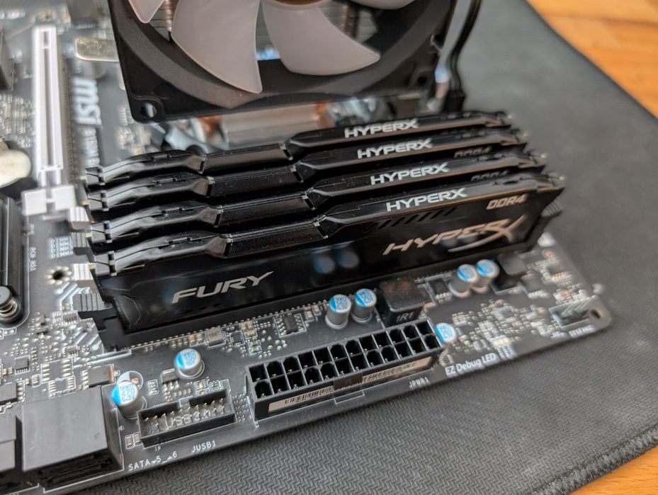 32GB (4×8GB) DDR4 HyperX Fury 2133MHz CL14.