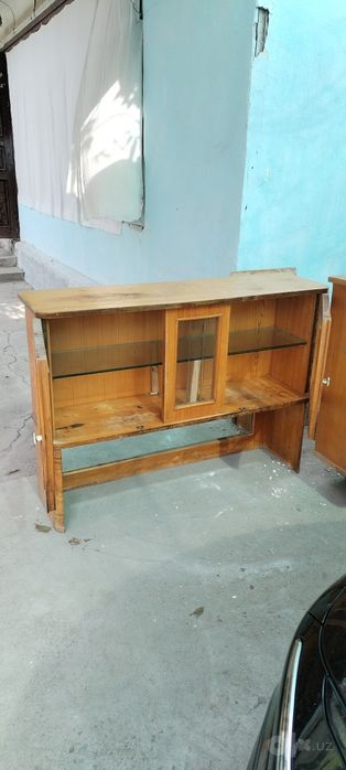 Комод  с навесным стелажом