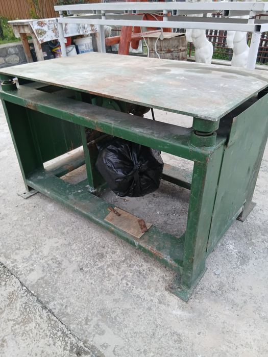Masa vibranta excentric 2.20