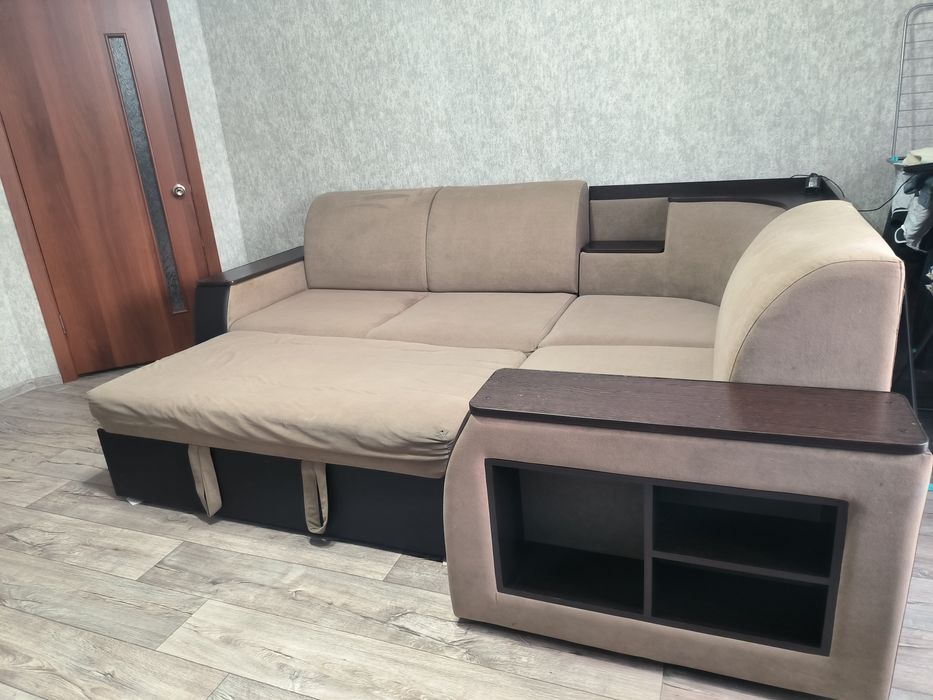 Срочно. Продам угловой диван. Торг