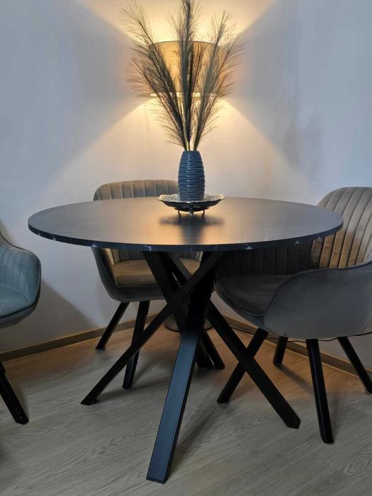 Vand masa rotunda living + scaune (se pot vinde si separat)