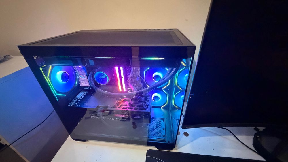 Продавам геймърски компютър – Ryzen 9 9900X3D / RTX 4070 Ti / DDR5