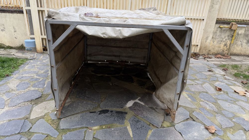 Structura cu prelata remorca