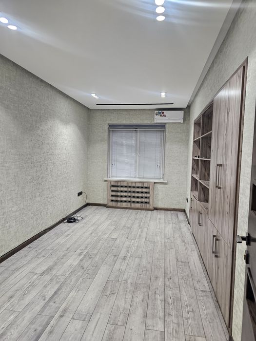 Сдаётся нежилое помещение под офис на Ц-6. 110м2.