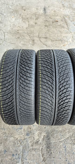 4 anvelope iarna ca si noi Michelin 245/35/20.Pretul este pe bucata.