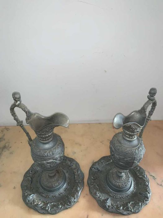 Carafa cu farfurie medievala