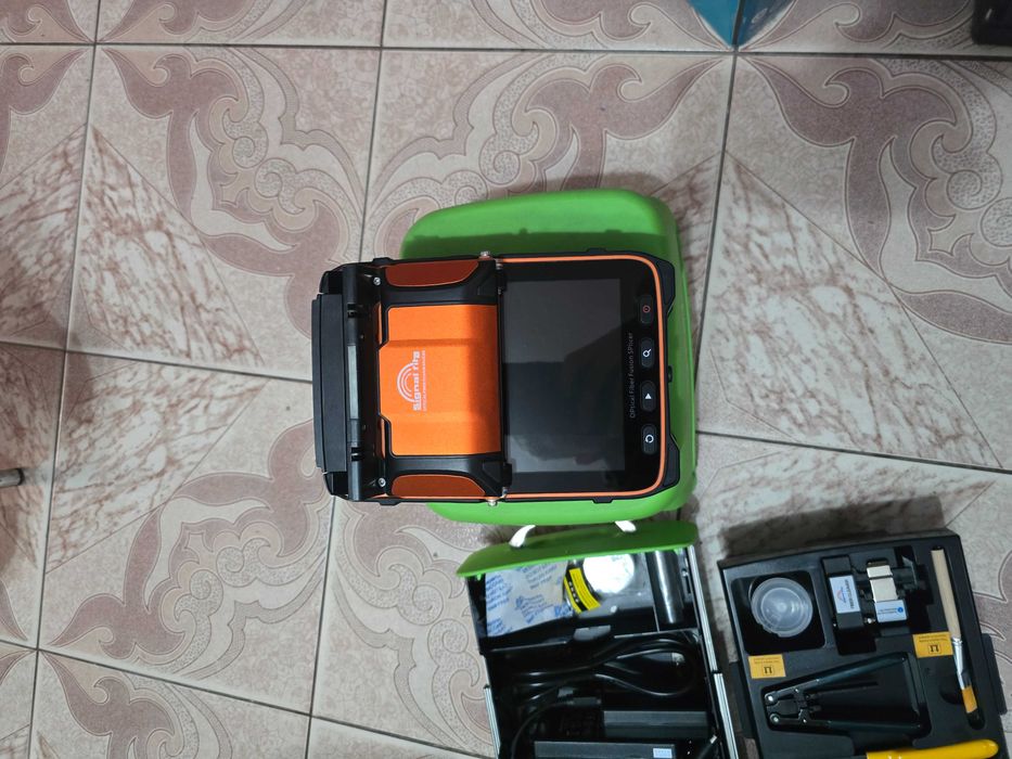 Aparat sudat fibra + tester Nou . Folosit odata pentru proba.