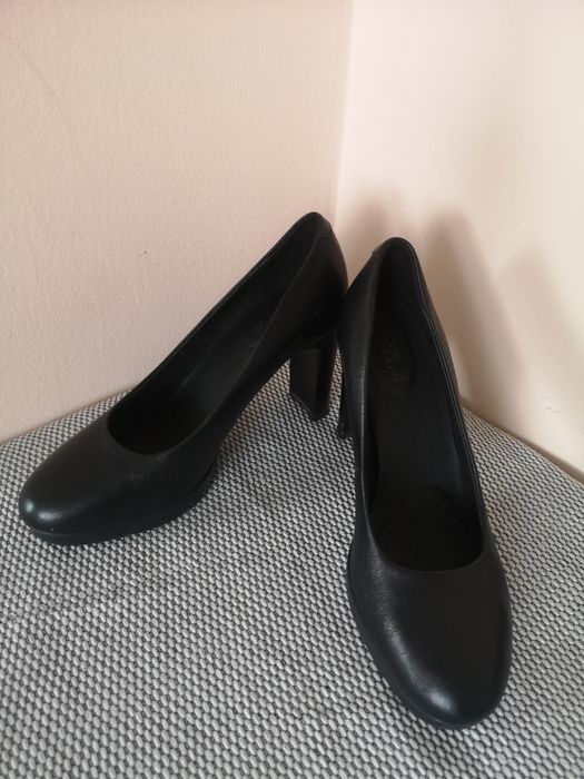 Обувки на ток Geox