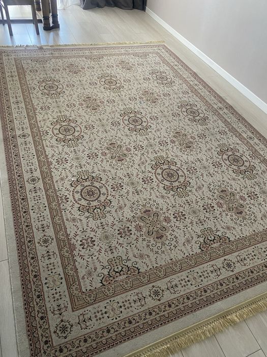 продам ковер для зала