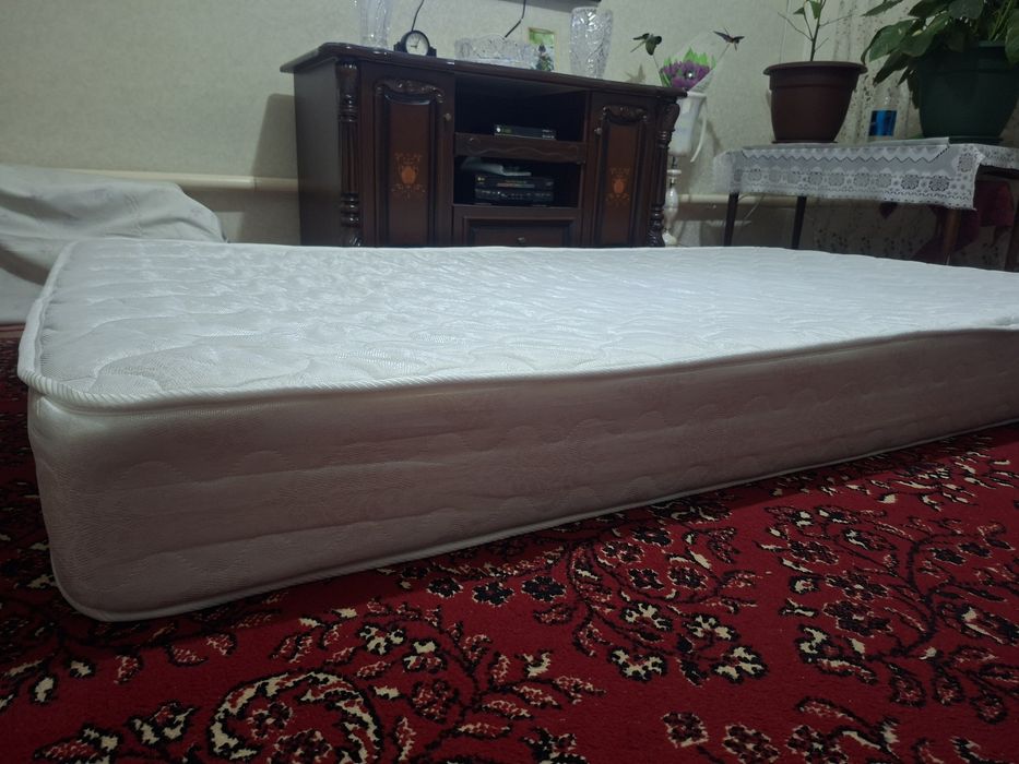 Продам матрас  2м. На 1.20м.