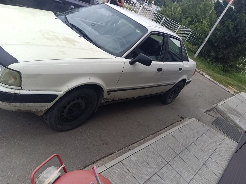 Продам Ауди 80 б4 на полном ходу