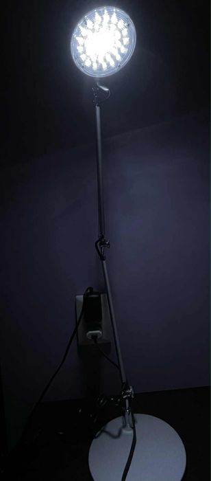 Настолна лампа за маникюр