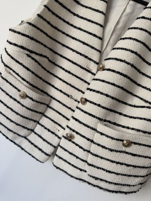Vesta dama cu nasturi aurii H&M