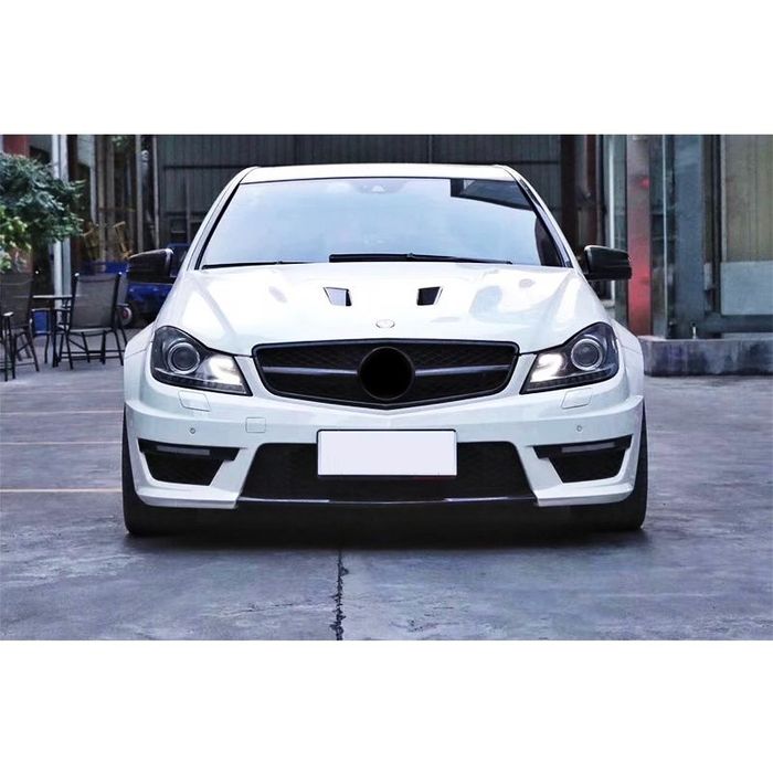 Бодикит за Mercedes C(W204) 2008 - 2011 към С63 facelift 2012 +