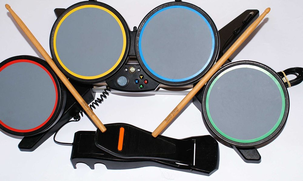 Xbox 360 Rock Band жични барабани в комплект с педал и палки