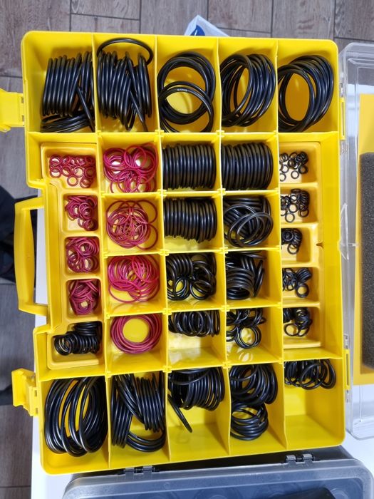 Caterpillar & Jcb Garnituri