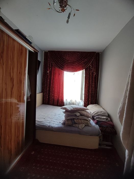 Сергелийский район 
Куйлюк 5 массив 
Ориентир Базарчик 
2-х комнатная