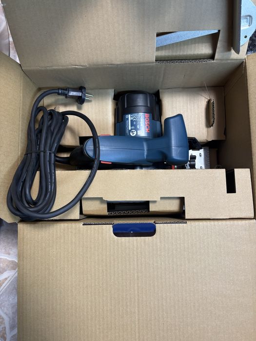 Продавам чисто нов ръчен циркуляр”Bosch”1400W