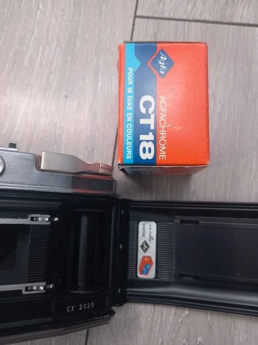 Agfa Silette plus un film Agfa.