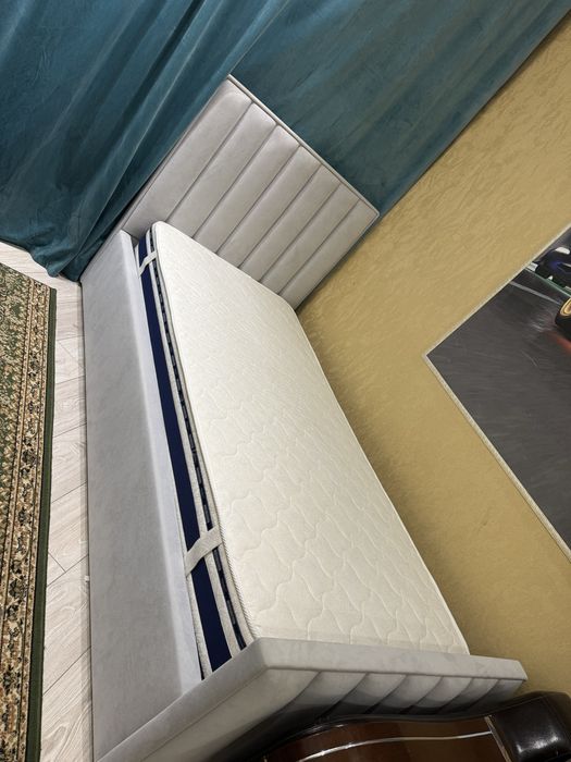 Кровать 200х90, с матрасом