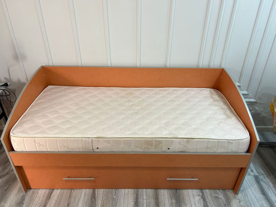 Кровать, два в одном