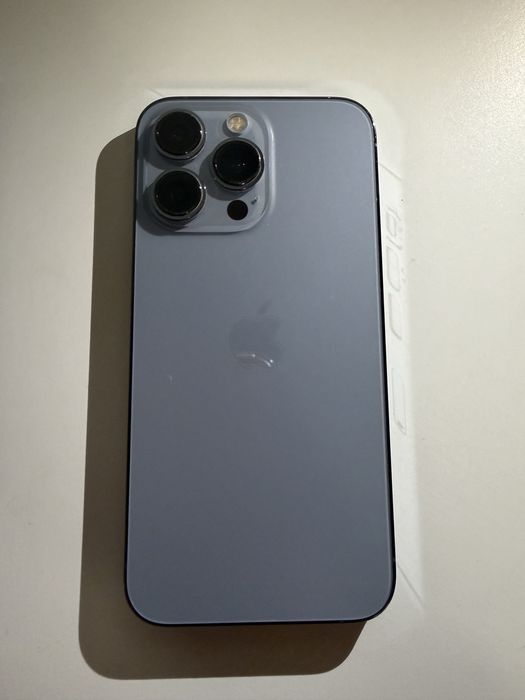 Продам iphone 13 идеал